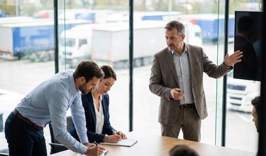 Die ersten Schritte bei der Gründung Ihres Transportunternehmens. Von der Idee über den Businessplan. Online-Seminar Die ersten Schritte bei der Gründung Ihres Transportunternehmens. Von der Idee über den Businessplan. Online-Seminar